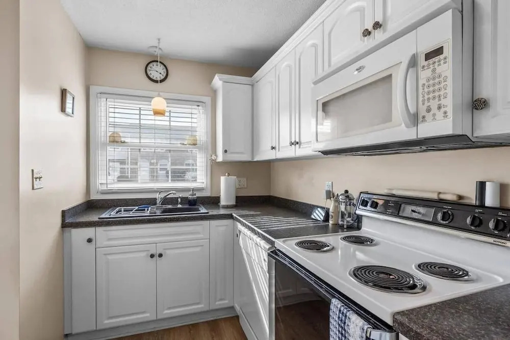 Dreamy Vacation Smart-home By The Beach 2 Bedroom Home by RedAwning