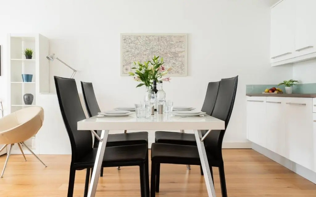 Luxury 3 Bed Next Victoria Station