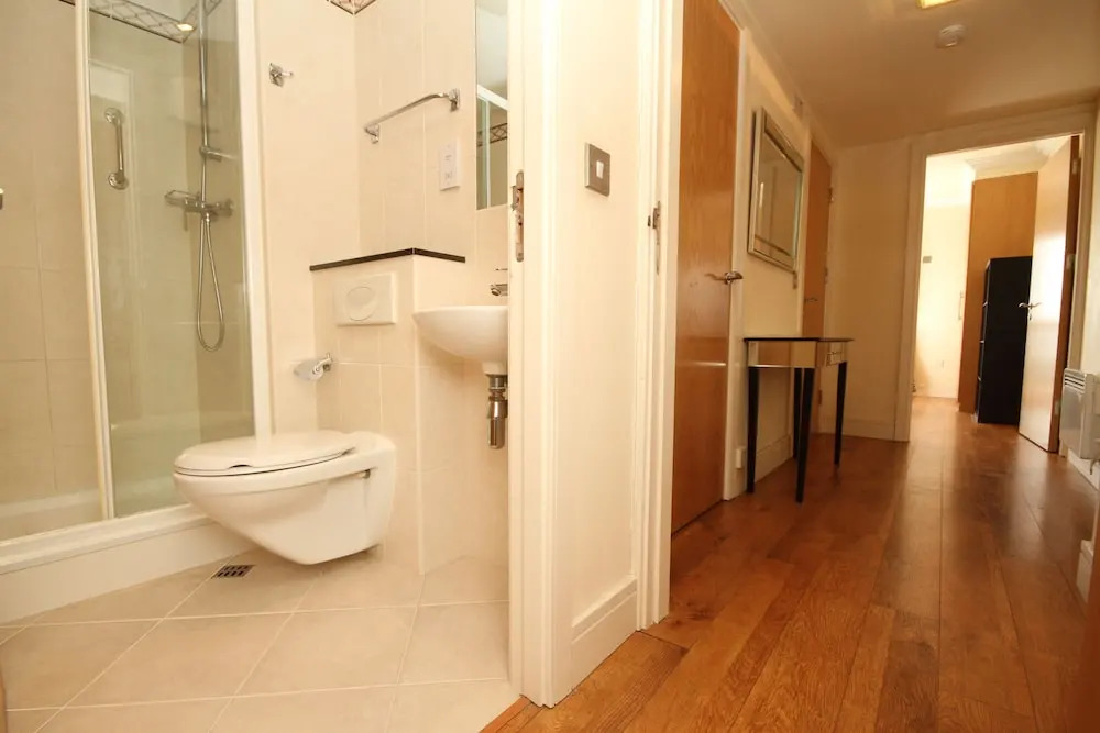 Hanover Dock Suite