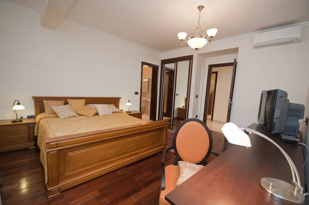 St. George Apartments and Villa with pool