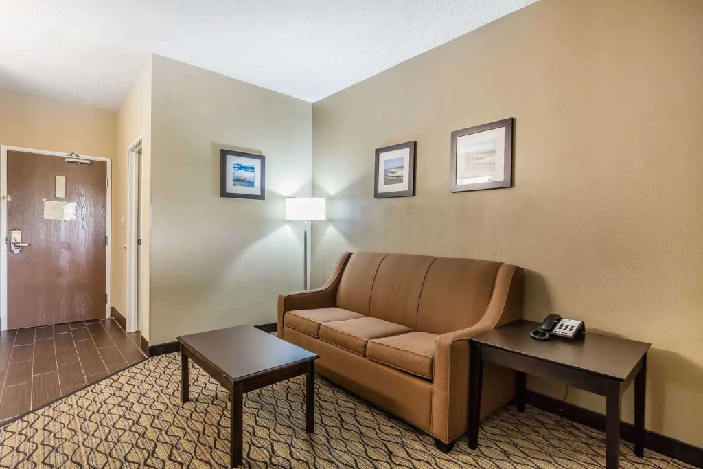 Comfort Inn & Suites Crystal Inn Sportsplex