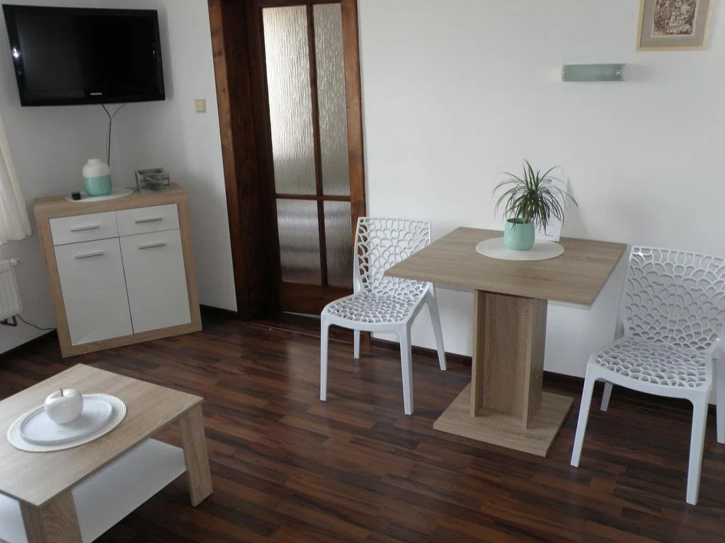 Plums Restaurant & Pension