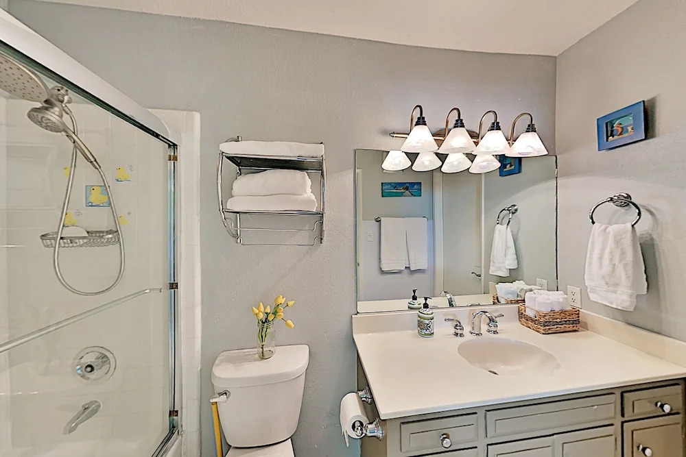 Ocean-view W/ Casita, Heated Pool & Hot Tub 5 Bedroom Home