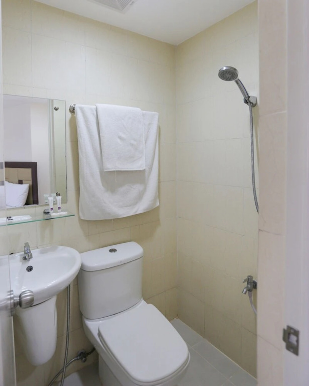 OYO 393 Triangle Apartelle