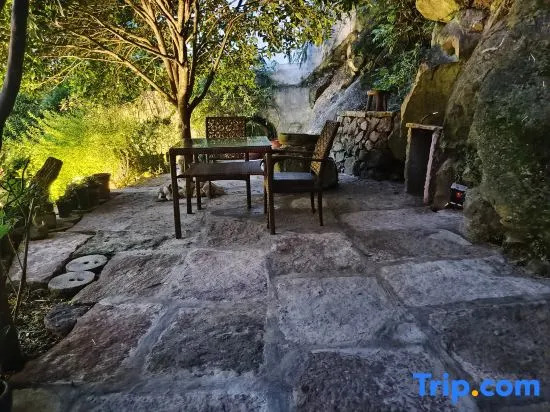 Yinhai Sanwan Hostel