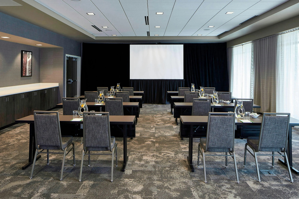 Courtyard by Marriott Minneapolis West
