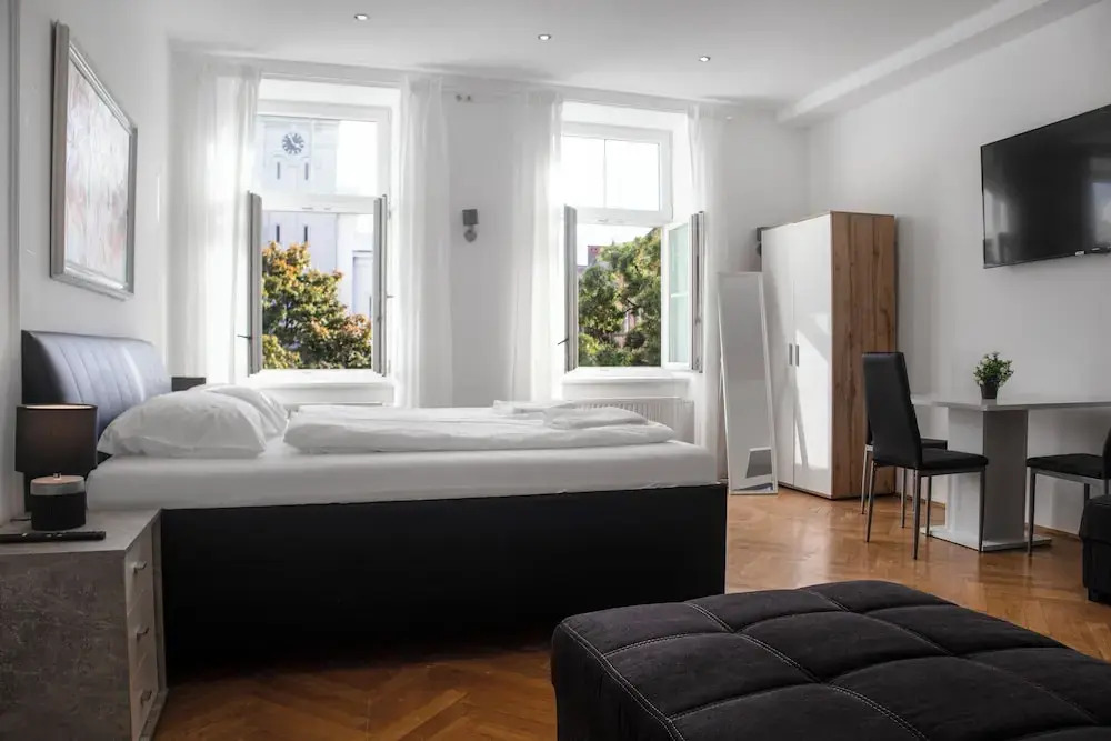 Spacious 7BR Apartment Hauptbahnhof