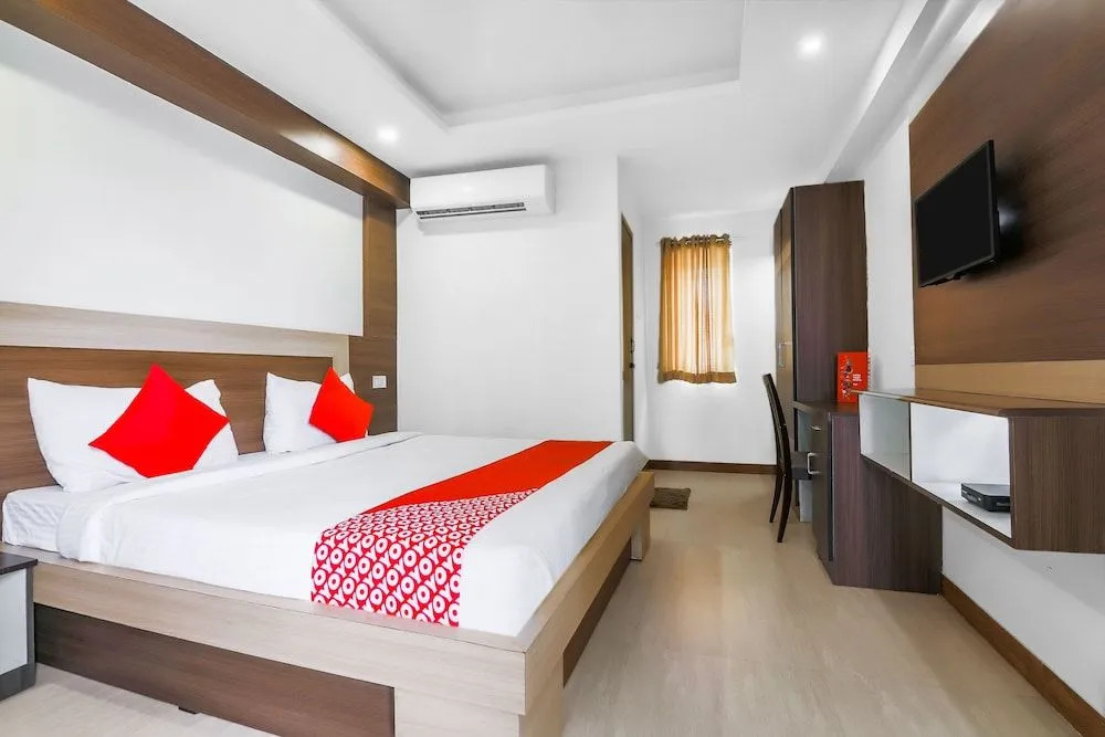 OYO Flagship 22529 Elegance Inn