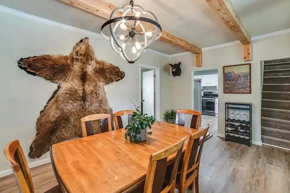 Walk to River: Oacoma Home w/ Dog-friendly Yard!
