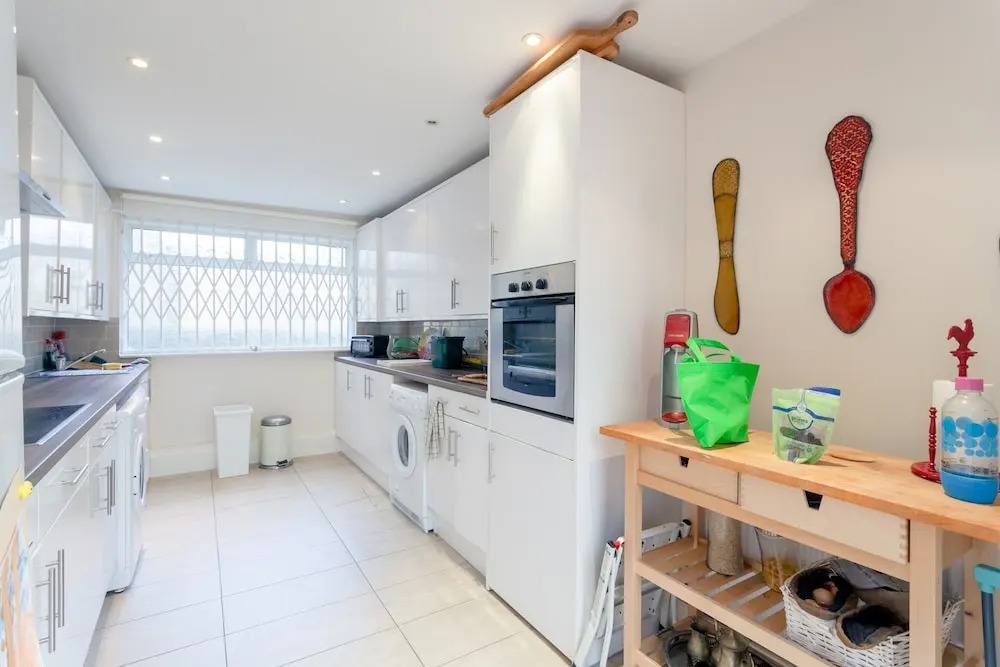 3 Bedroom Apartment Near Primrose Hill