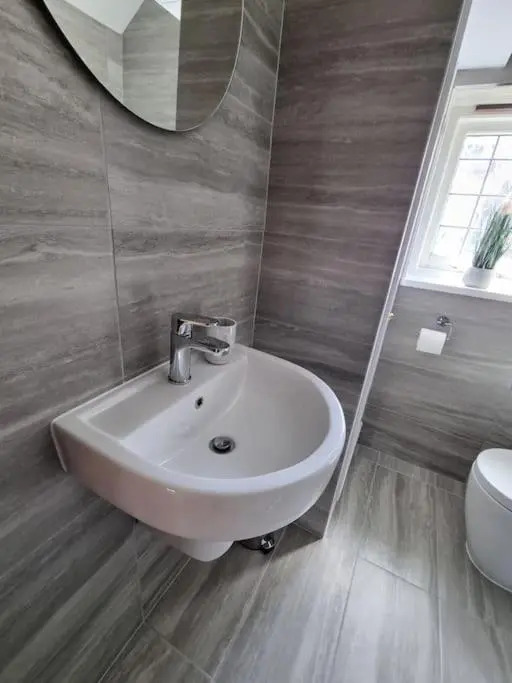 Bournemouth secluded cottage 10mins walk to beach