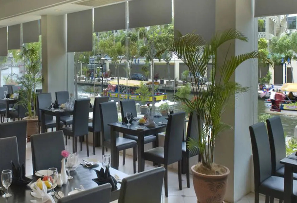 TF Riverside Hotel