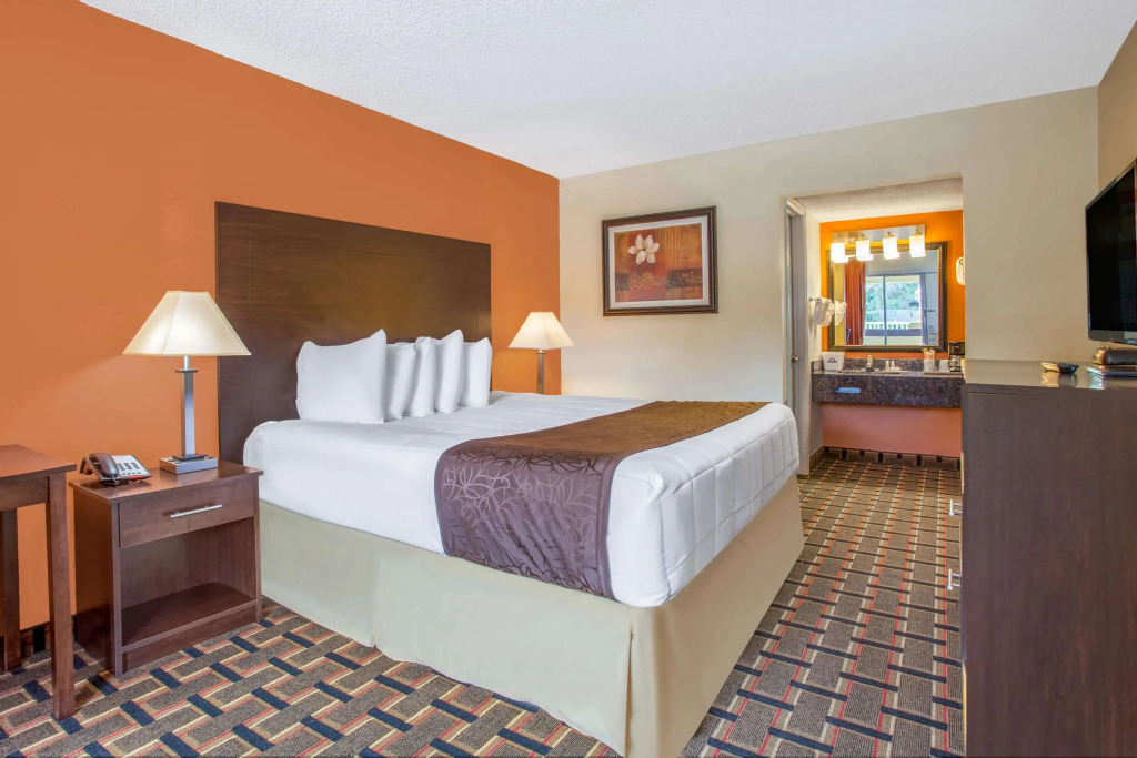 Days Inn by Wyndham Brooksville