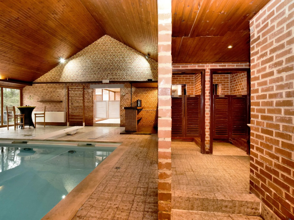 Durbuy Forest Villa with Pool