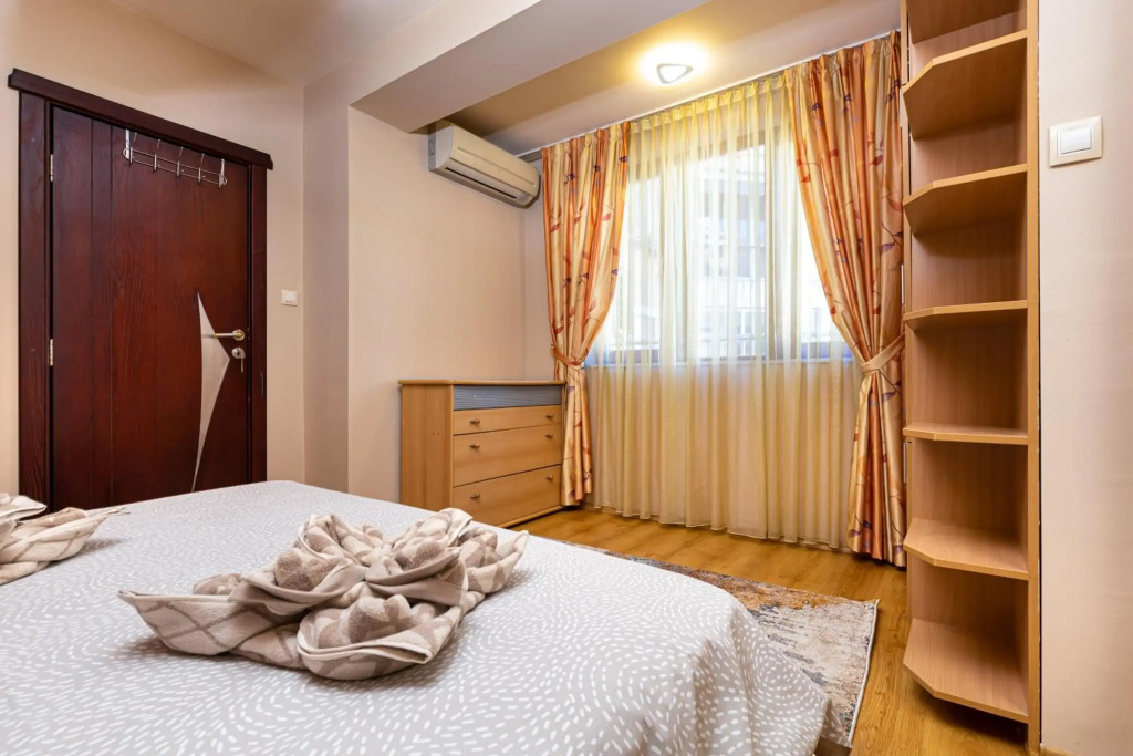 Centrally-located 1BD Apartment near Kapana