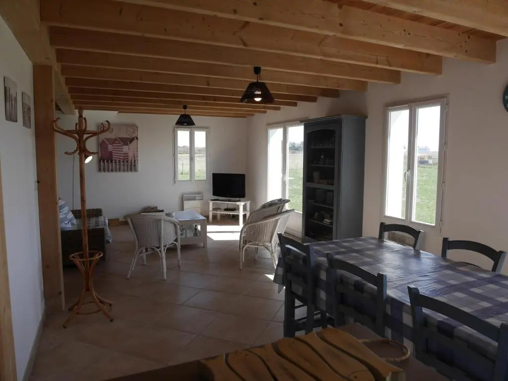 Maison spacieuse moderne près des plages, 4 chambres, jusquà 8 personnes - FR-1-418-9