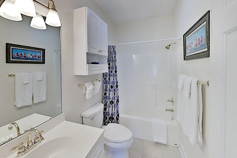 Chic W/ Balcony, Pool & Golf Course Views 2 Bedroom Condo