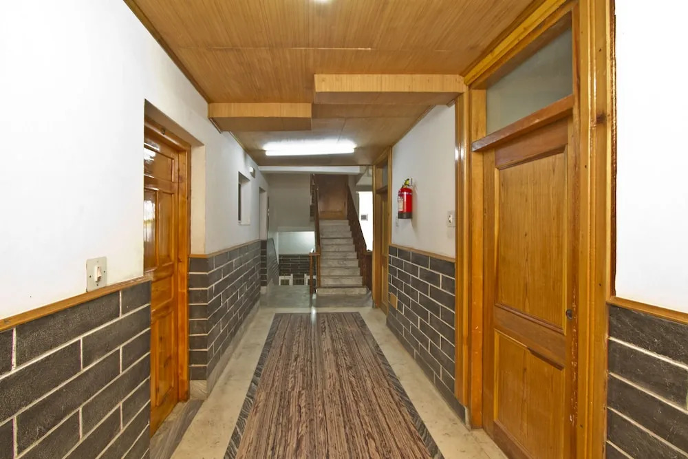 OYO 8643 Hotel Shambhala