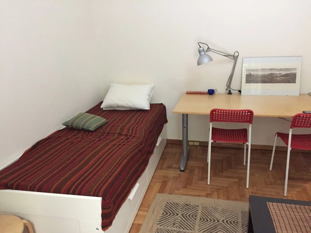 Quiet Apartment Ideal for 2 Near Center