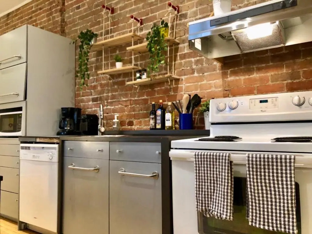 3-Bedroom Apartment on Montreal’s St-Denis Street