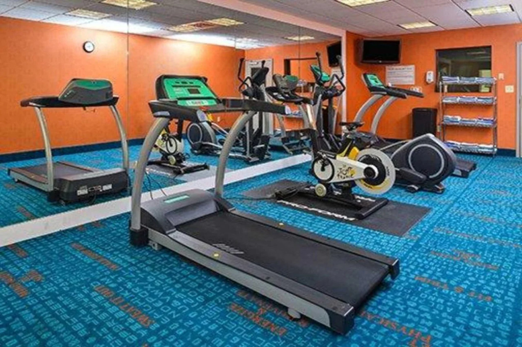 Holiday Inn Express & Suites Junction City by IHG