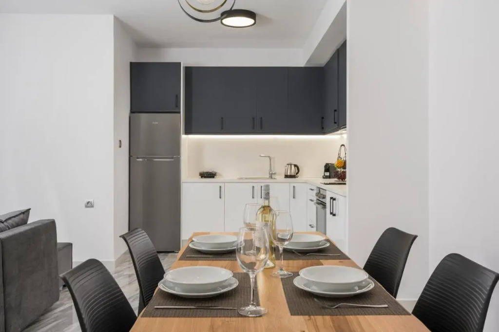 Quarters Luxury Apts