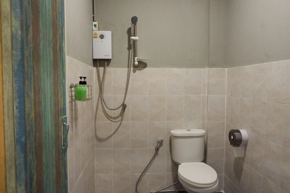 Leisure Hostel