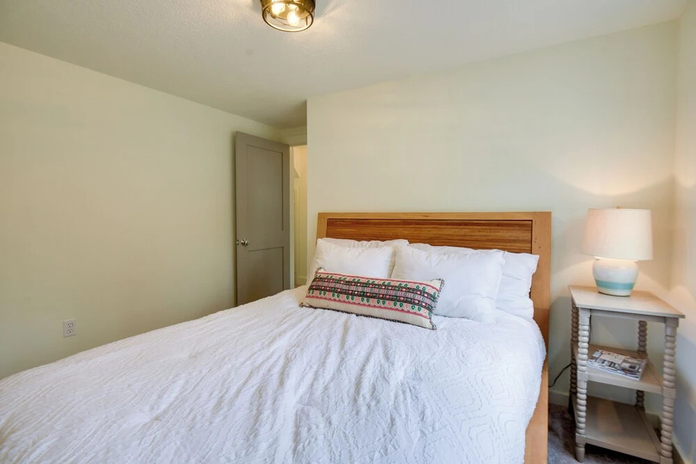 Private Hot Tub & Deck: North Conway Retreat