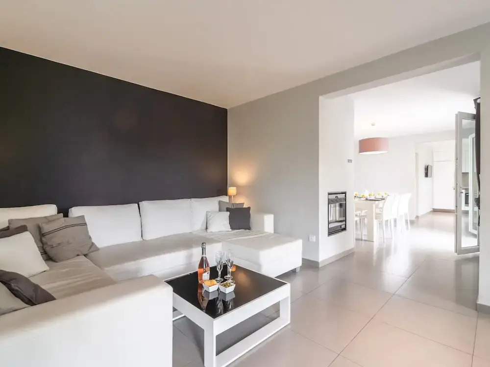 Luxurious villa in Saint geniès de Fontedit with heated pool