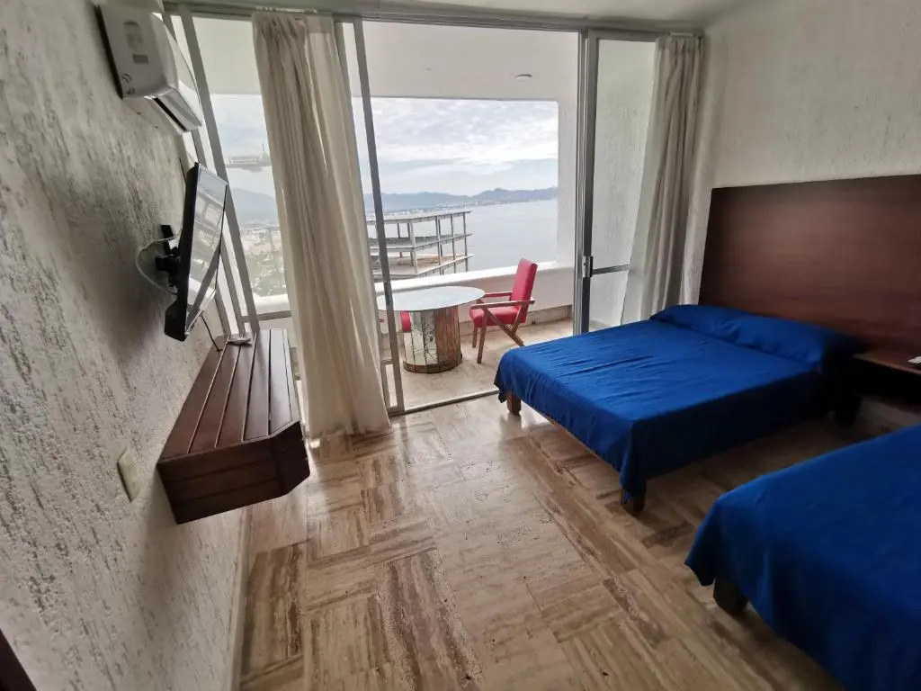 63 Peninsula del Capitan