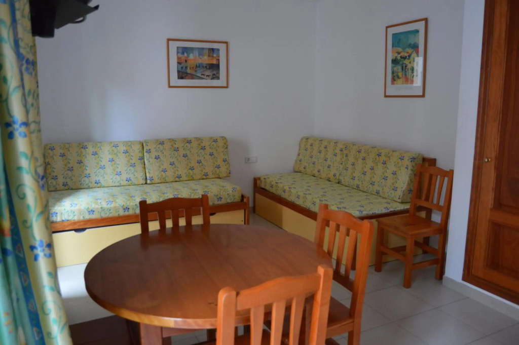 Apartamentos Royal