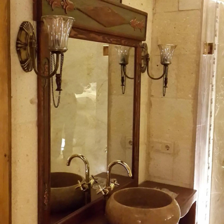 Golden Cave Suites