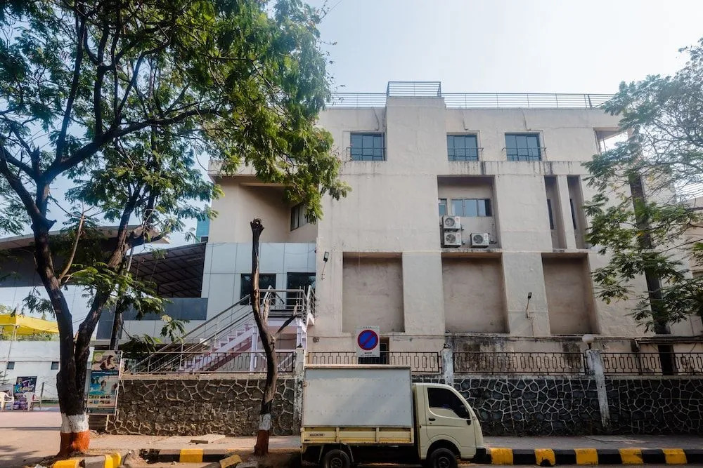 OYO 26750 Vashi Gymkhana