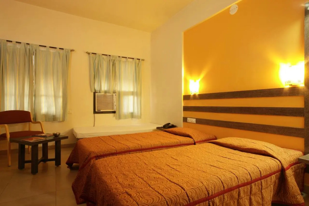 Hotel Orient Crown, Kolhapur