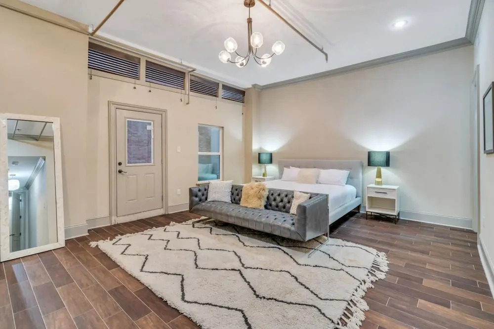 Spacious Sazerac Sanctuary