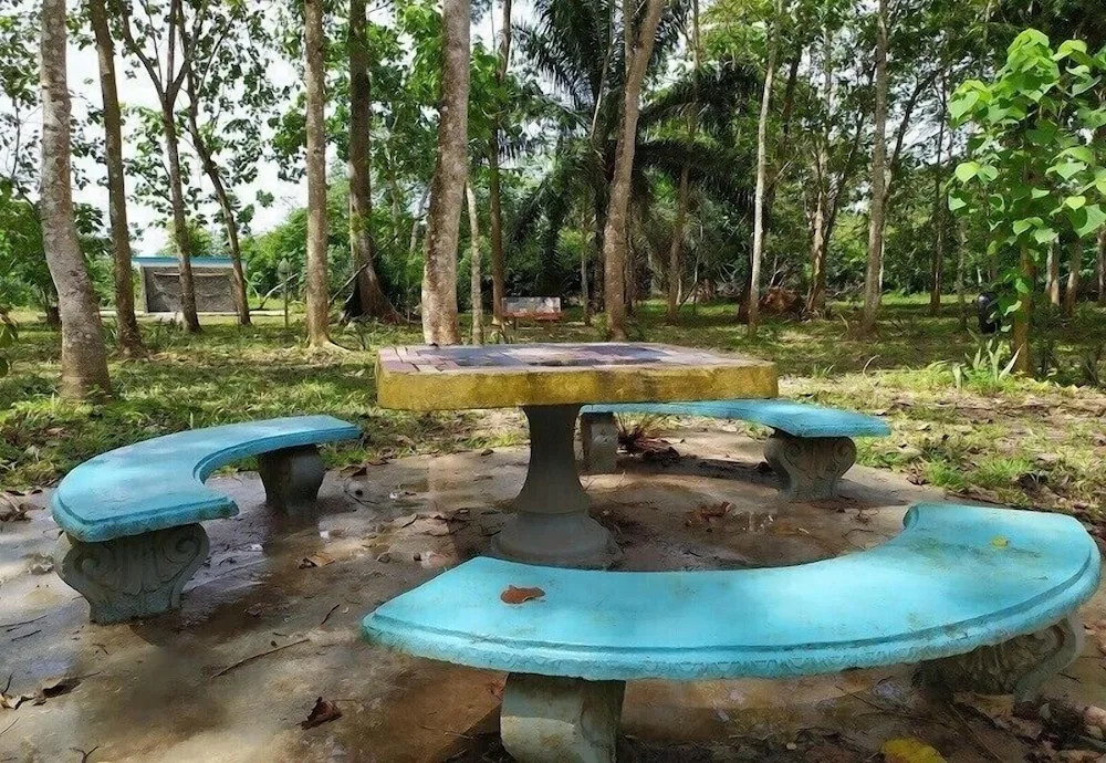 Holis Resort