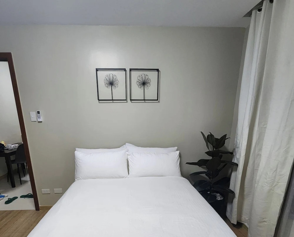 Panoramic Skyline Views Cozy Vibes Near It All