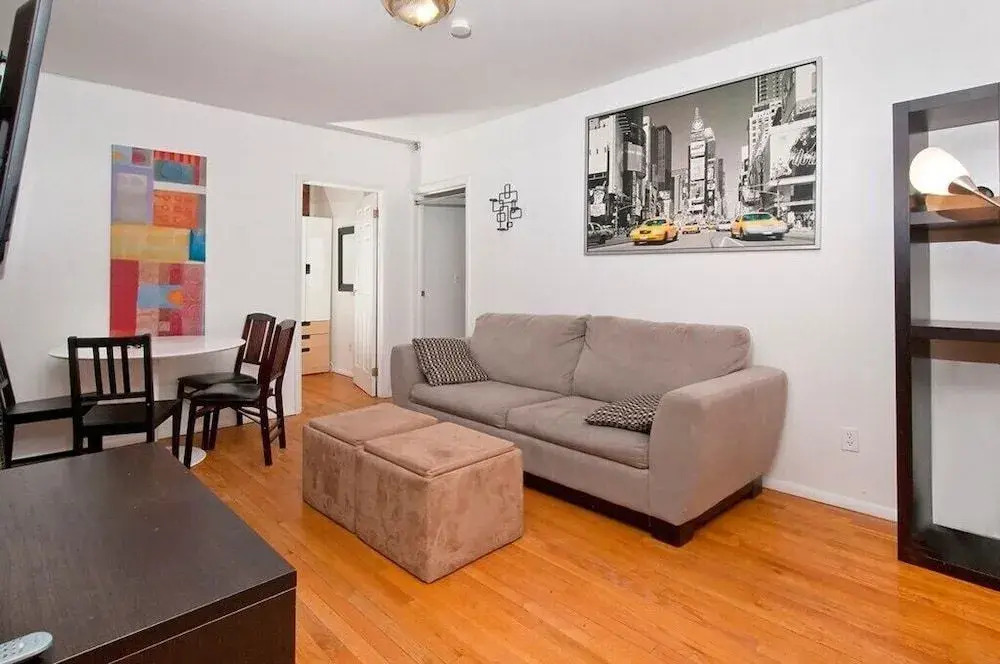 Charming 2 BR - Upper East # 1
