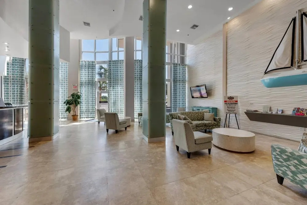 Laketown Wharf Unit 104