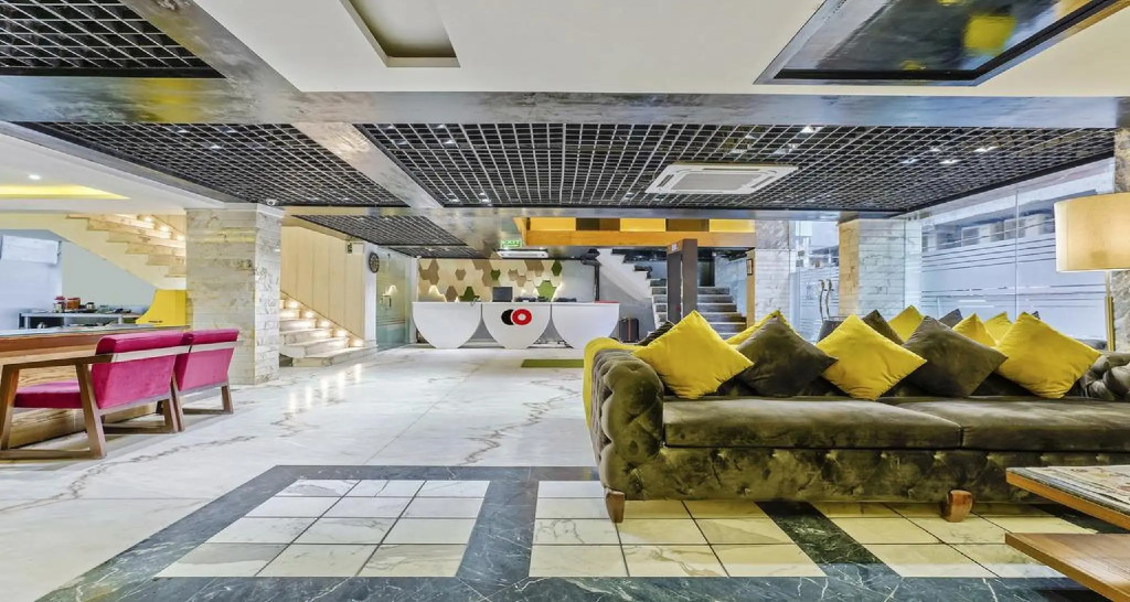 Staybook Hotel Nitya Maharani