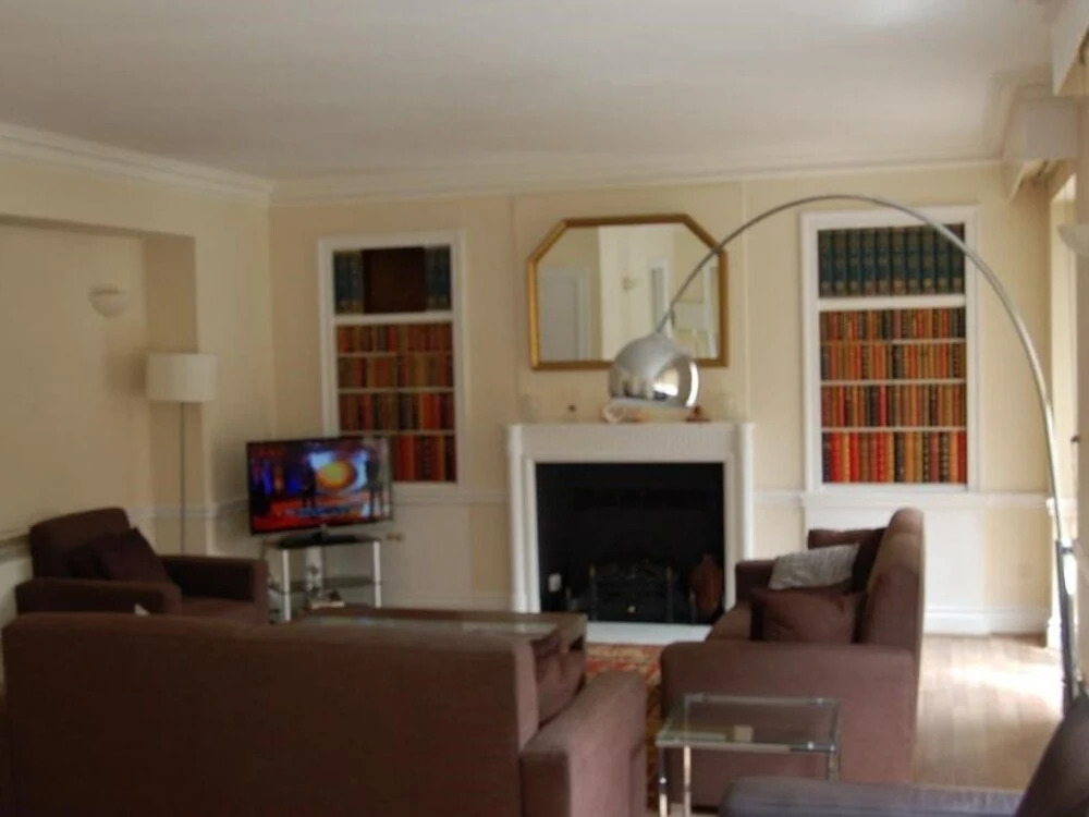 The Elegant Mayfair