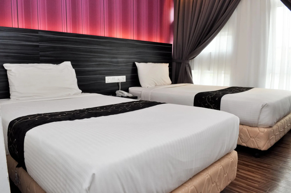 Signature Hotel