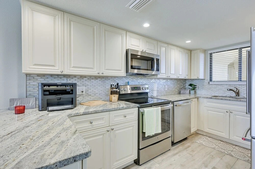 Gulf-view Balcony & Pool Access: Hudson Retreat