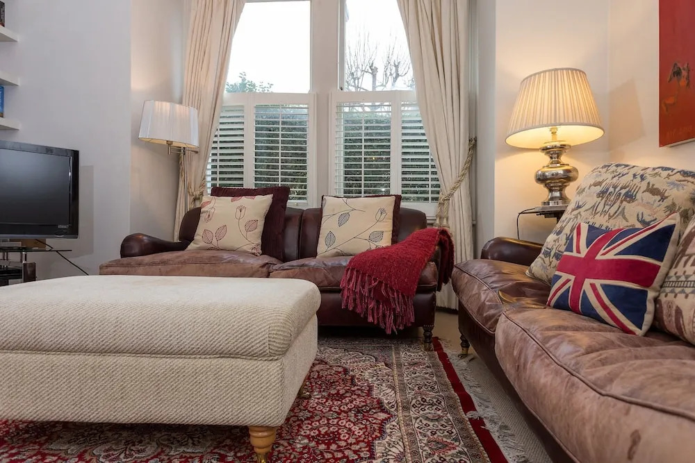 1 Bedroom Garden Flat In Clapham Common
