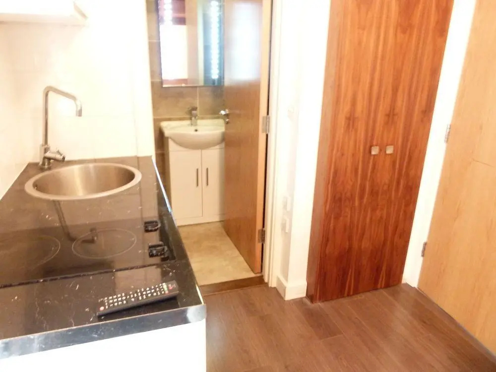 SS Property Hub - City of London Studio Apartment 5