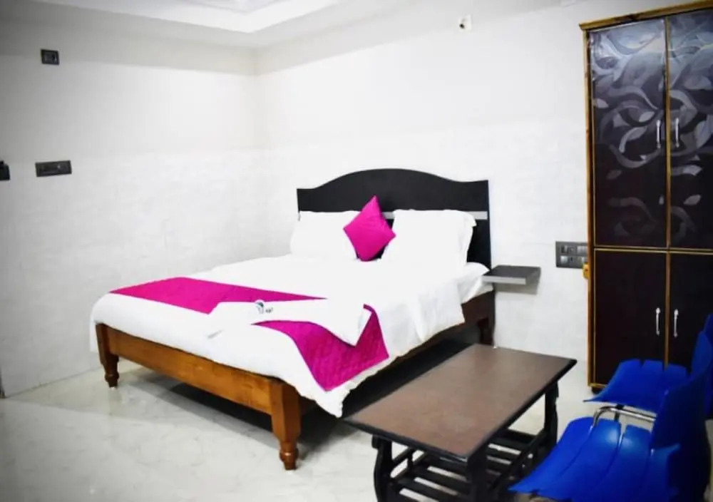 Unique Hotel and Stays