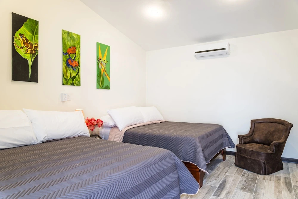 Casa María Aeropuerto B&B