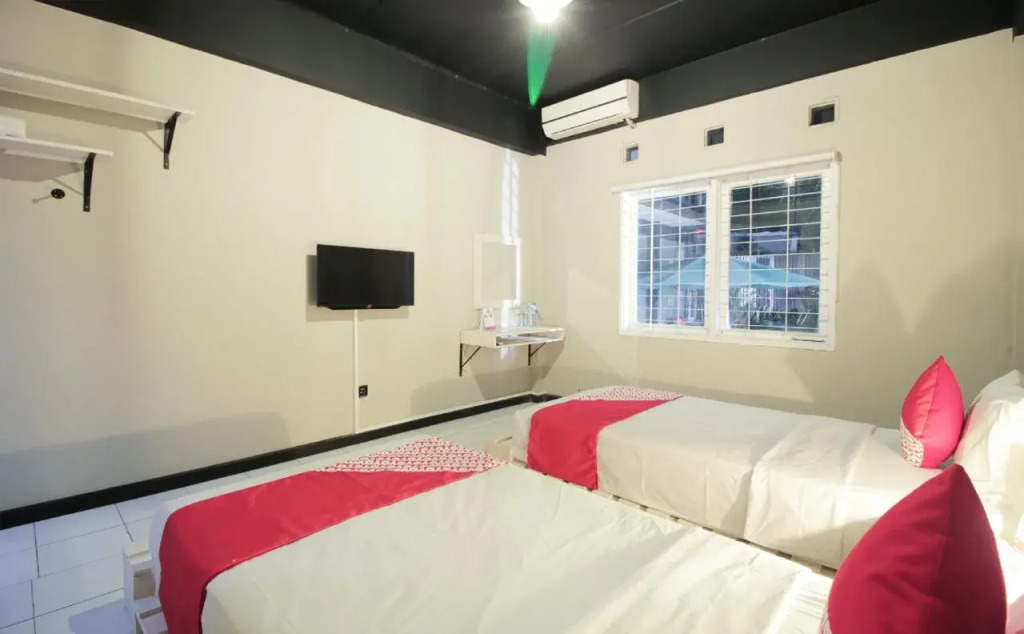 RedDoorz near Exit Toll Pasteur 5