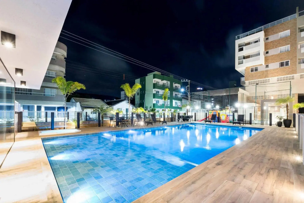 Terrazzo 402B - Apartamento 02 suítes - Acomoda até 06 pessoas - À poucos metros da praia de Bombas