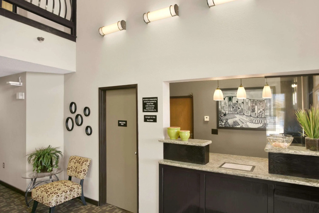 Super 8 by Wyndham Stafford/Springfield Area